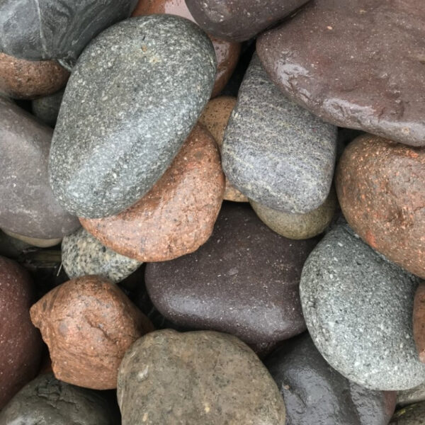 Estas piedras son Ideales para decorar y cubrir canteros o jardines, Tienen forma de plato o bola, de ahí su nombre "piedra platillo".