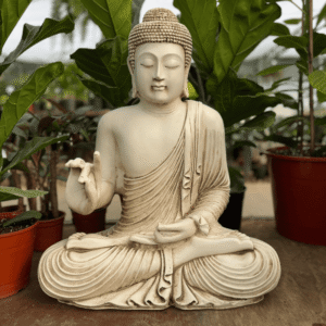buda-meditando-mano-levantada