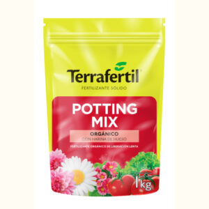 Terrafertil Potting Mix es un fertilizante orgánico que aporta macro y micronutrientes mejorando las propiedades del suelo.
