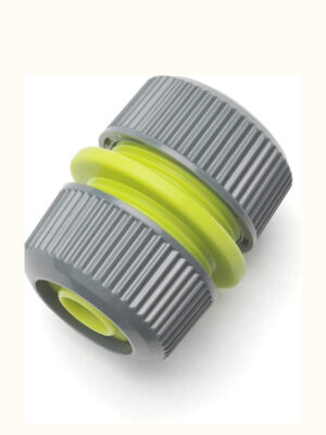 El Reparador PVC 1/2" REHAU es una pieza plástica ideal para reparar y/o unir dos tramos de mangueras de riego de 1/2".