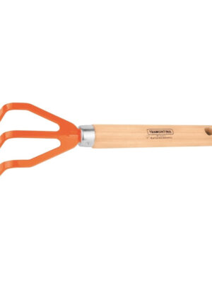 El Rastrillo 3 dientes mango de madera se utiliza en jardinería, principalmente para ablandar la tierra y retirar residuos.